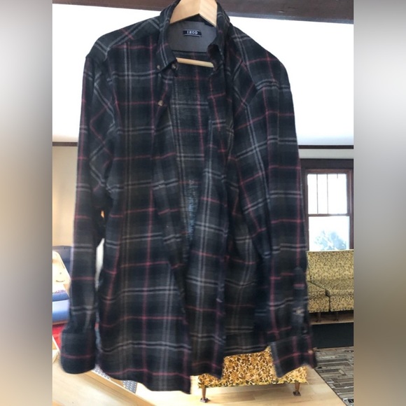 Izod Other - Plaid button up size large